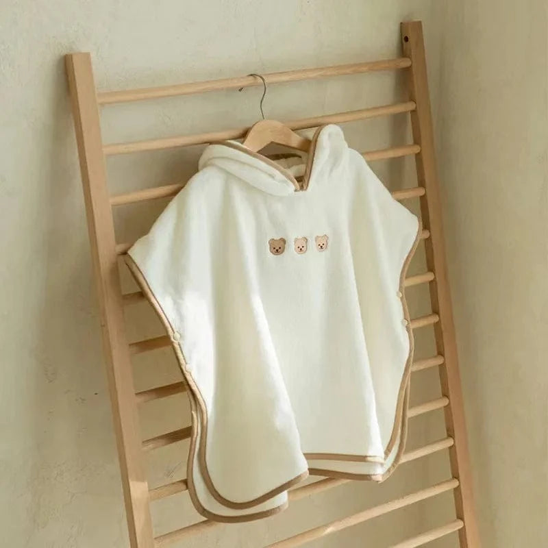 Cape de Bain Eponge : Douceur et Confort Inégalés pour Bébé