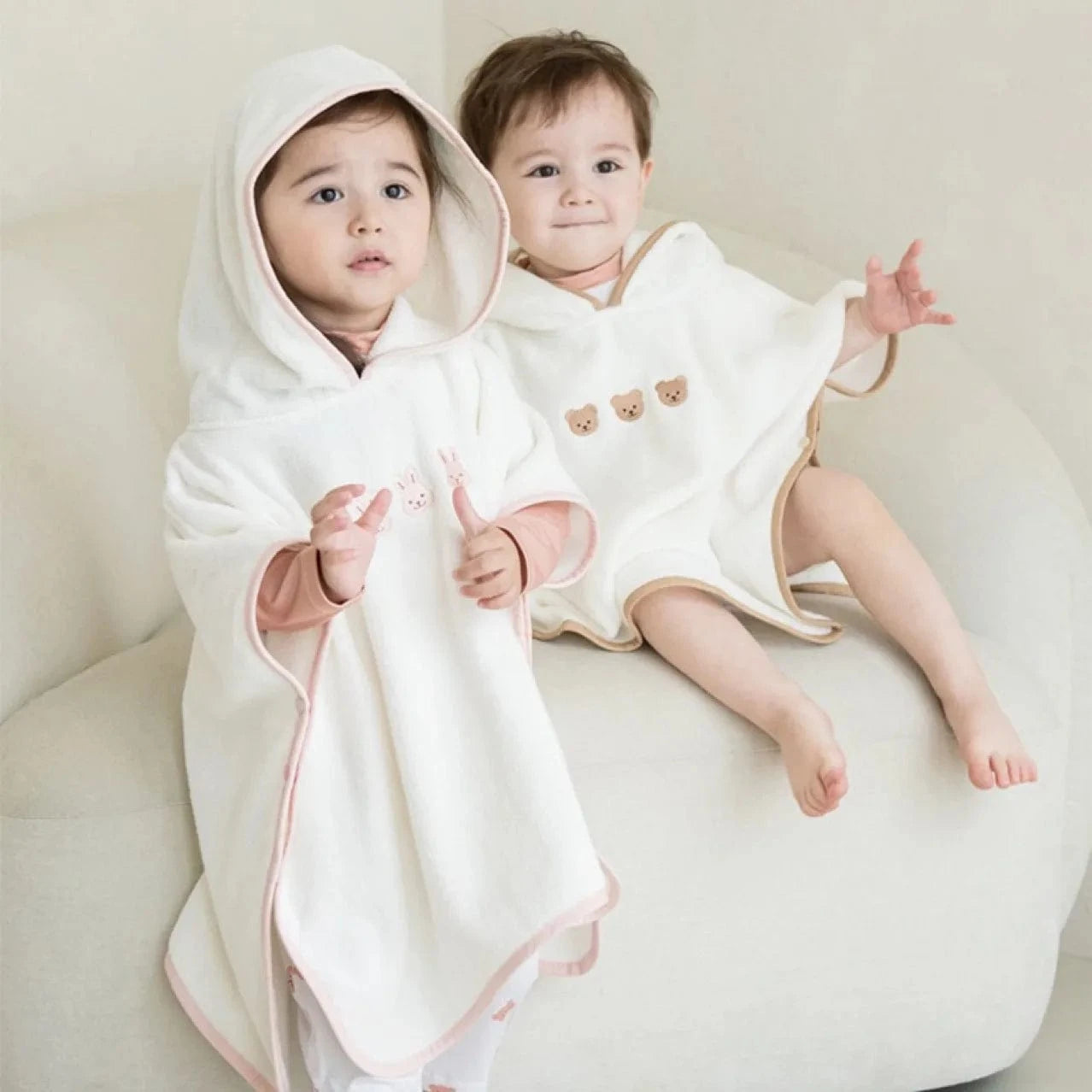 Cape de Bain Eponge : Douceur et Confort Inégalés pour Bébé