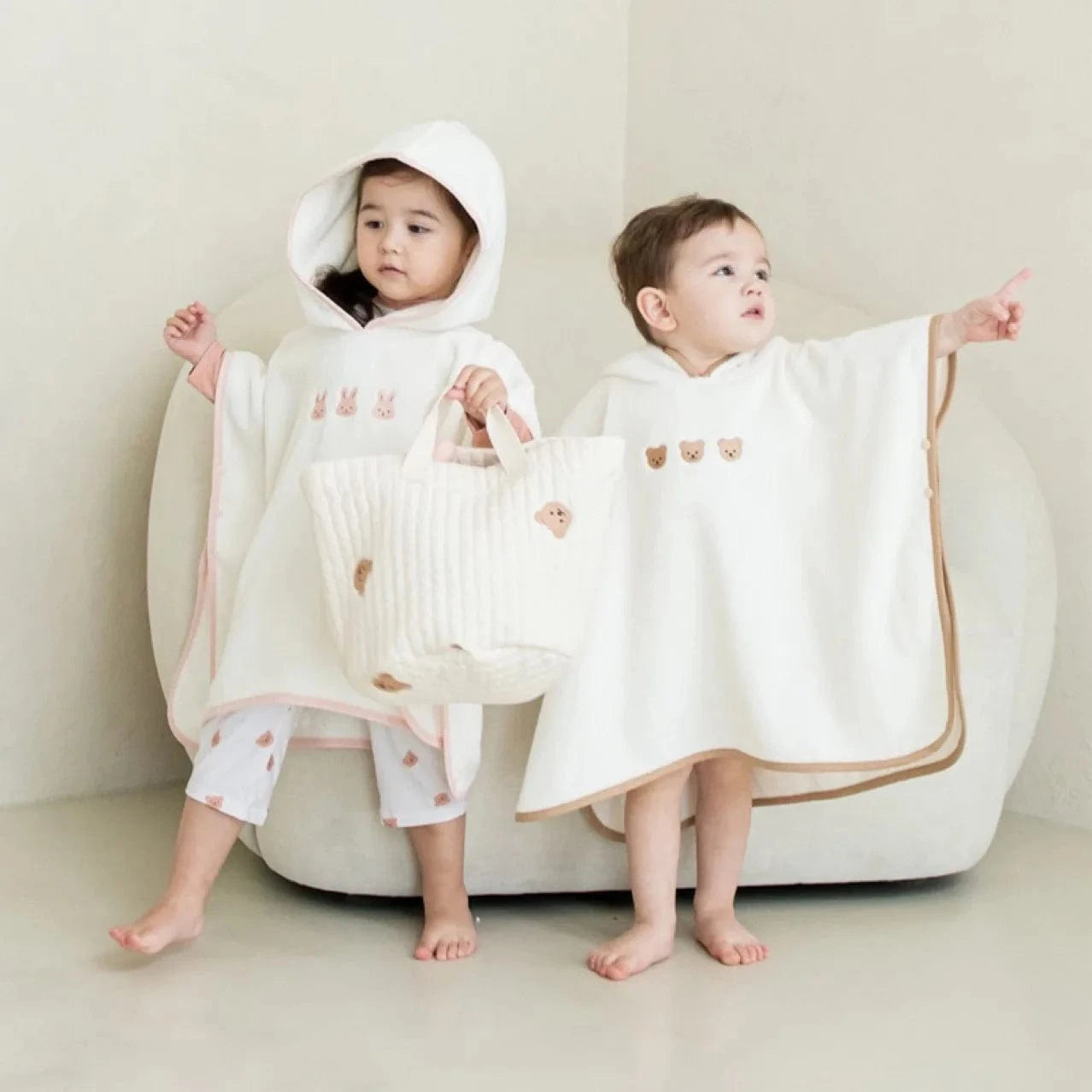 Cape de Bain Eponge : Douceur et Confort Inégalés pour Bébé