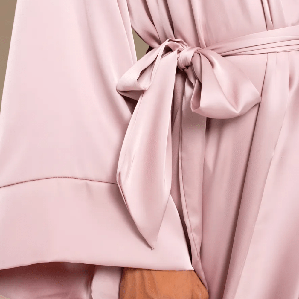 Peignoir femme satin long – Élégance et confort irrésistibles