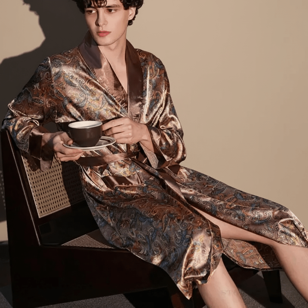 Peignoir Homme Kimono Satin Court : Élégance et Confort Inégalés à Découvrir