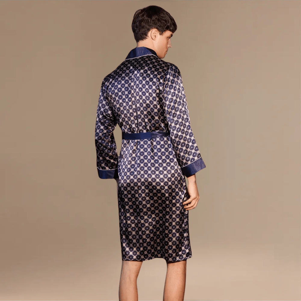 Peignoir Homme Satin Bleu : Élégance et Confort Inégalés à Découvrir