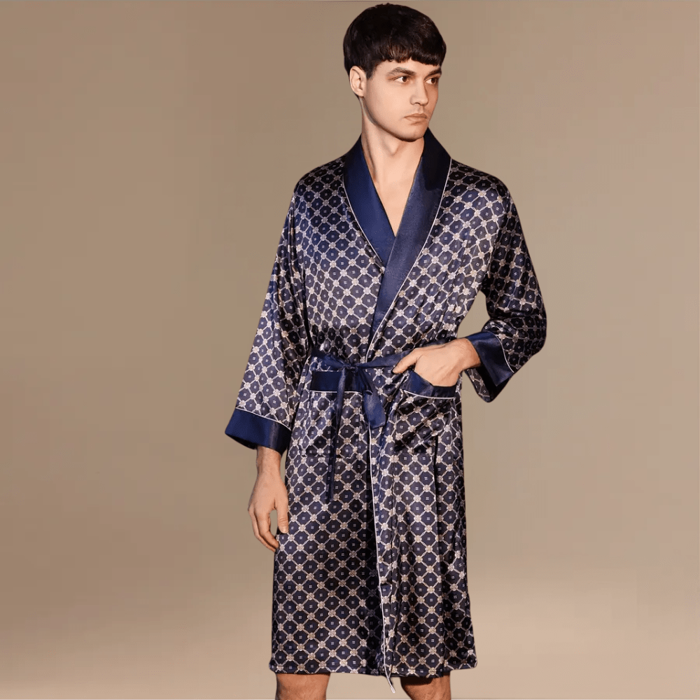 Peignoir Homme Satin Bleu : Élégance et Confort Inégalés à Découvrir