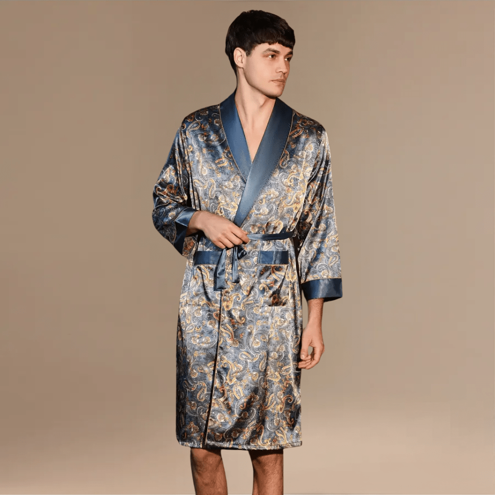 Peignoir Homme Satin Bleu : Élégance et Confort Inégalés à Découvrir