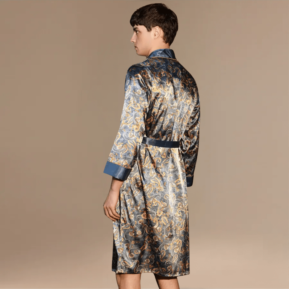 Peignoir Homme Satin Bleu : Élégance et Confort Inégalés à Découvrir