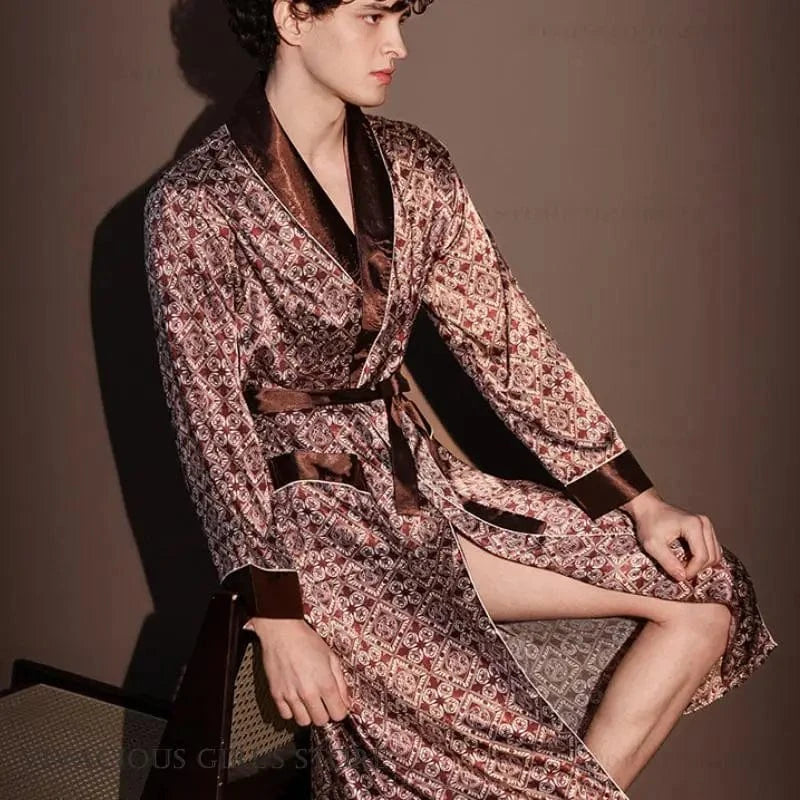 Peignoir Satin à Motif Homme : Élégance et Confort Inégalés à Découvrir