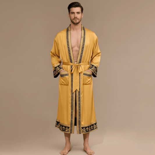 Peignoir Baroque Homme – satin léger, allure dorée