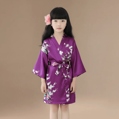 Peignoir Fleur Enfant : Élégance Douce et Confort Irrésistible