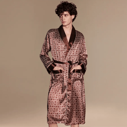 Peignoir Satin à Motif Homme : Élégance et Confort Inégalés à Découvrir